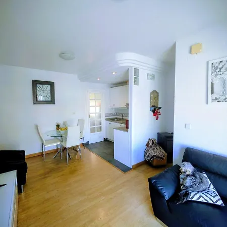 Apartment, Front Complex ,roof-terrace Uk Tv