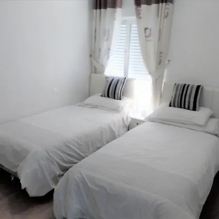 Apartment Apartment, Front Complex ,roof-terrace Uk Tv *